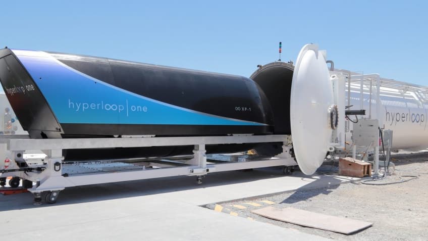 На тестах шаттла HyperLoop На тестах шаттла HyperLoop