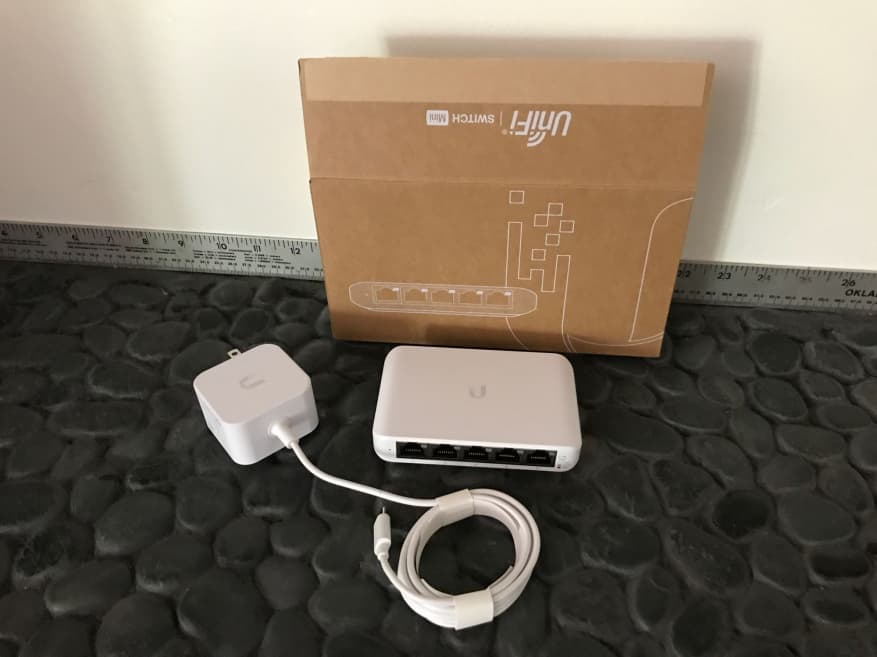 Новинок много не бывает.4g клиент UniFi LTE. UniFi Swith Mini.