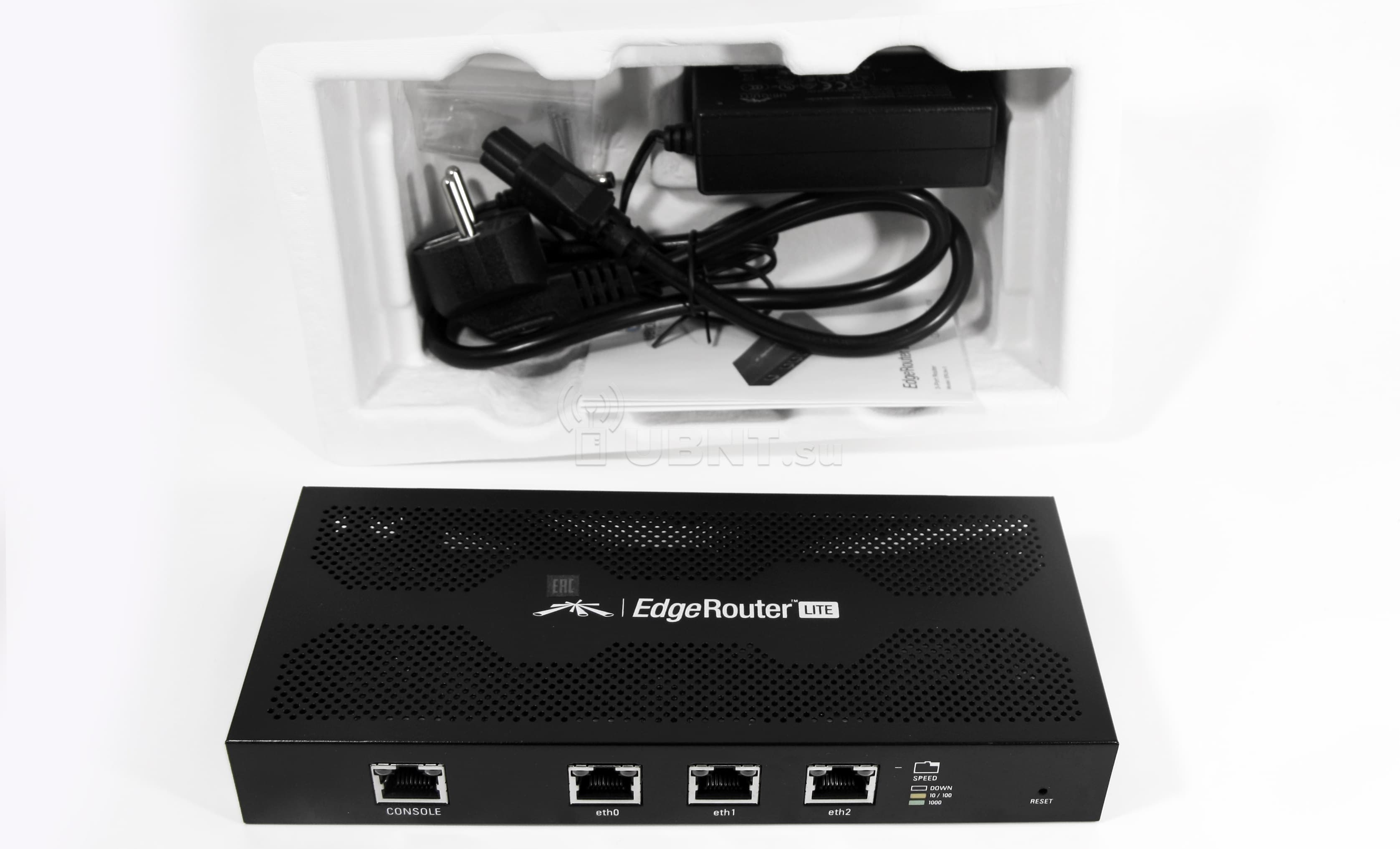 Всепогодная точка доступа WiFi 5ГГц MIMO Ubiquiti Rocket M5 ракурсы