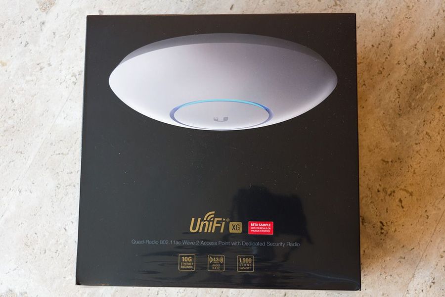 Точка доступа Ubiquiti UniFi AC PRO AP разъемы