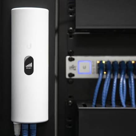 Точка доступа Ubiquiti UniFi LTE