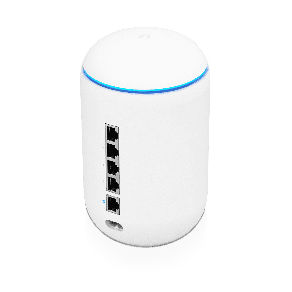 UniFi Dream Machine. Универсальность в массы. UniFi Dream Machine. Универсальность в массы.