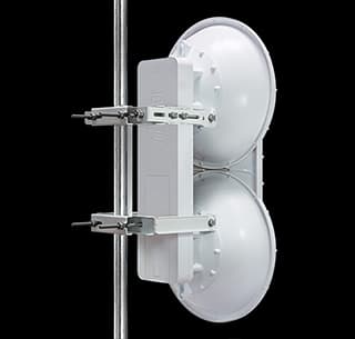 Радиорелейная станция Ubiquiti AirFiber 5U вид сзади